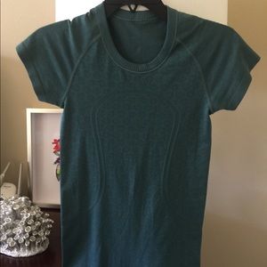 Lululemon top